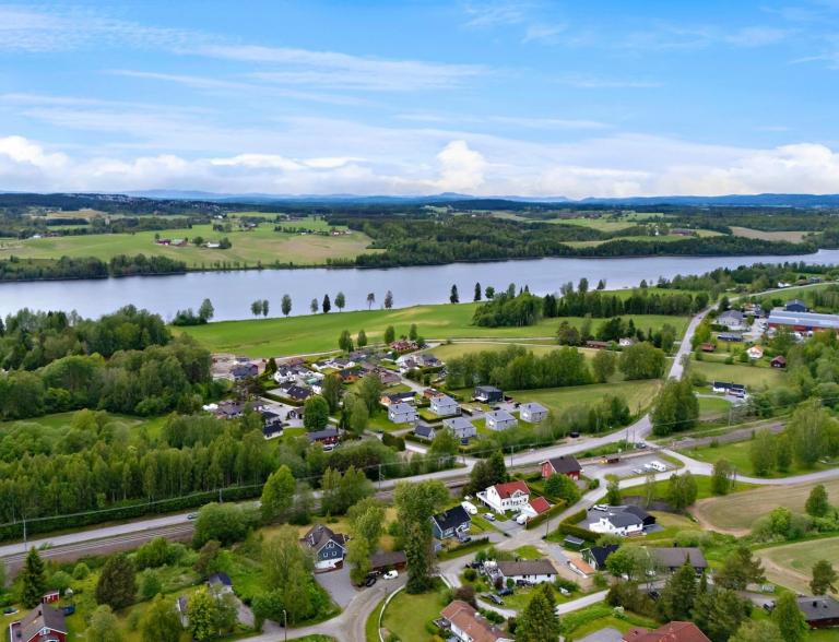 Landlige og rolige omgivelser med fine turmuligheter.